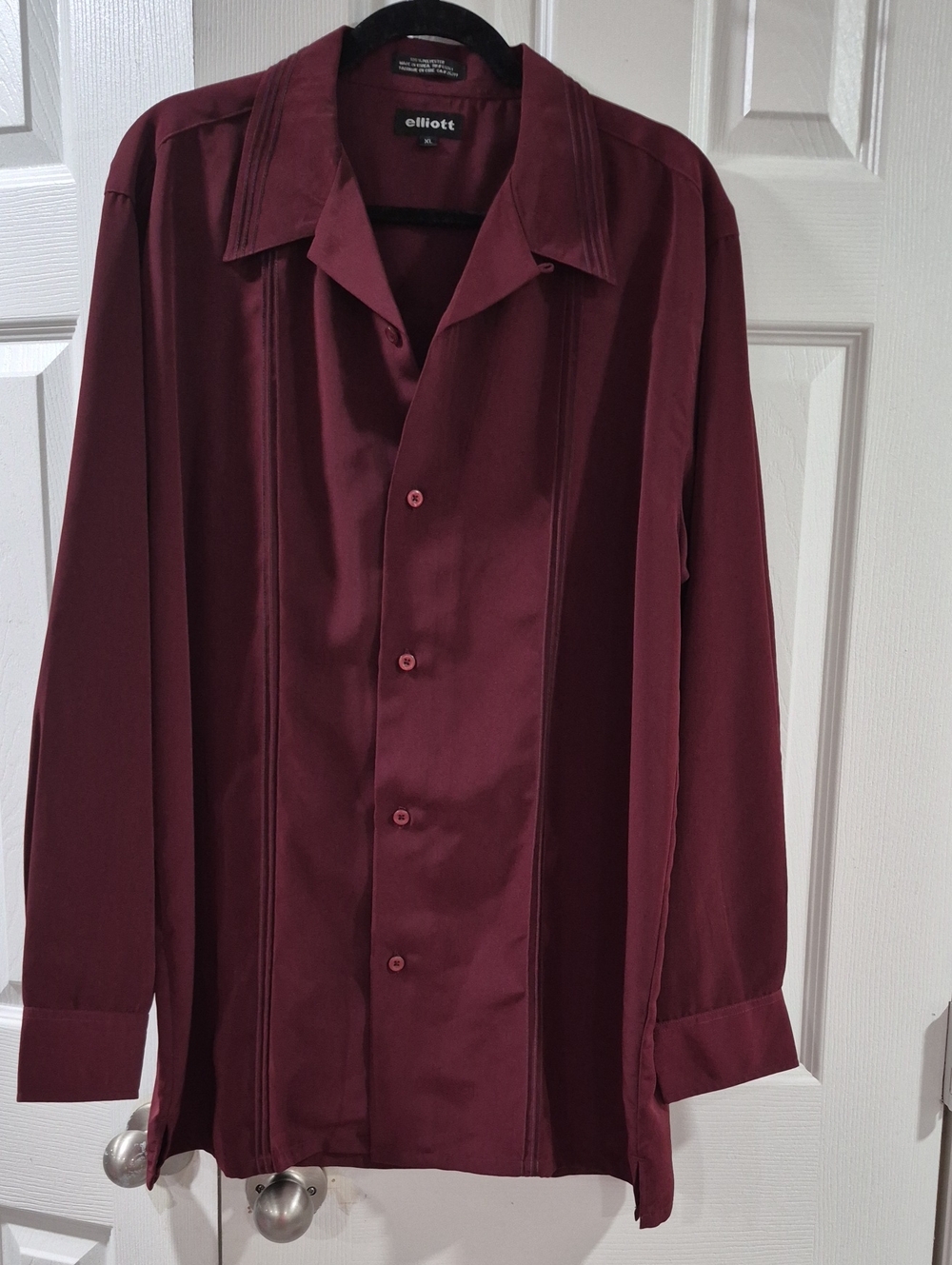 Men's Wine-Red Long-Sleeve Casual Button-Down Shirt
